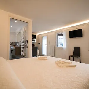 https://venetian-roof-view.hotelslidodijesolo.com