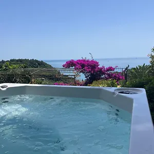https://il-mare-blu.hotelitalianriviera.com