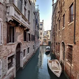  Appartement Canal View In Rialto By Wonderful Italy